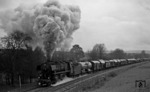 044 402-6 (44 1402) mit einem Güterzug bei Michelbach (Bilz) auf dem Weg nach Crailsheim. (05.12.1970) <i>Foto: Burkhard Wollny</i>