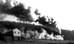 Sichtlich Mühe hat 051 889 (50 1889) mit Ng 16285 auf der Schiefen Ebene am ehemaligen Block Streitmühle. (23.12.1972) <i>Foto: Burkhard Wollny</i>