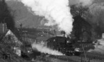 023 012 verlässt vor dem morgendlichen N 3857 nach Lauda den Bahnhof Sennfeld. (18.03.1972) <i>Foto: Burkhard Wollny</i>