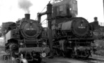 001 126-2 und 086 705-1 an der Bekohlungsanlage im Bw Hof. (31.07.1970) <i>Foto: Burkhard Wollny</i>