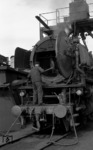 Entfernung der Flugasche aus der Rauchkammer der 001 164-3 im Bw Hof. (29.07.1970) <i>Foto: Burkhard Wollny</i>