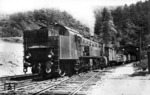 96 011 im Schiebedienst auf der Spessartrampe am Schwarzkopfftunnel kurz vor Heigenbrücken. (1930) <i>Foto: Rudolf Kallmünzer</i>