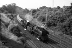 41 091 (Bw Kassel) leistet einer unbekannten 01.10 Vorspann bei Rengershausen. (1966) <i>Foto: A.E.Durrant</i>