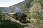 41 360 vor Sonderzug E 25039 nach Trier im Kylltal bei Kordel. (24.04.1988) <i>Foto: Wolfgang Bügel</i>