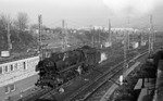 Auch in den 1970er Jahren waren Dampflokomotiven wie die Crailsheimer 044 404 bereits seltene Gäste im Rangierbahnhof von Kornwestheim. (19.12.1971) <i>Foto: Burkhard Wollny</i>