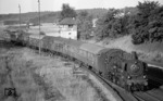 038 711 (38 3711) läuft in den Bahnhof Bondorf auf der Gäubahn ein. (26.08.1971) <i>Foto: Burkhard Wollny</i>