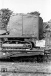Das primitive Holzschild weist auf die Lademaßüberschreitung der amerikanischen Kräne im Bahnhof Wiesbaden hin. (09.1951) <i>Foto: A. Dormann, Slg. W. Löckel</i>
