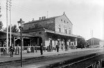 Das Empfangsgebäude des Bahnhofs (Bad) Staffelstein an der Bahnstrecke Bamberg - Lichtenfels. (1905) <i>Foto: RVM-Archiv</i>