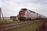 V 200 009 vor F 34 "Gambrinus" (Hamburg - München) bei München (Farbrekonstruktionsversuch).  (1962) <i>Foto: Slg. Eisenbahnstiftung</i>