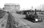 Fahrzeugschau anlässlich "125 Jahre Deutsche Eisenbahnen“ vor dem Gebäude der Bundesbahndirektion Köln mit dem "Adler"-Nachbau und der Deutzerfelder 03 252. (05.10.1960) <i>Foto: Fischer</i>