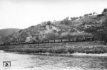 56 2008 vom Bw Oberlahnstein mit einem Güterzug auf der rechten Rheinstrecke gegenüber von Oberwesel. (29.05.1931) <i>Foto: DLA Darmstadt</i>