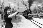 Pioniereisenbahnen waren Eisenbahnen in der DDR oder anderen Ländern des Ostblocks, bei denen die "Pioniere", also Kinder und Jugendliche in den jeweiligen Jugendorganisationen, als Hobby Dienst wie bei einer richtigen Eisenbahn leisten durften, hier auf einer unbekannten russischen Bahn. (1964) <i>Foto: ETM St. Petersburg</i>