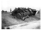 Eine Lok der Böhmisch-Mährischen Bahn (BMB) nach einem Partisanenanschlag. (1944) <i>Foto: RVM</i>