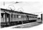 Elektro-Triebwagen der Baureihe ET 87 (elT 1001 - 1006) der schlesichen Gebirgsbahn nach Schmiedeberg wartet abfahrbereit im Bf Hirschberg (Riesengebirge). (1933) <i>Foto: Rudolf Kallmünzer</i>