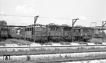 Angesichts der Zustandes einiger dieser Lokomotiven stellt sich die Frage, ob sie im Aw München-Freimann auf Ausbesserung oder den Schneidbrenner warten. Von links nach rechts: 110 107, 104 020, 144 004 und 191 007. (06.07.1971) <i>Foto: Frank Lüdecke</i>