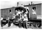 Mittagspause mit Essen fassen an einem Bauzug der RBD Stuttgart. (1930) <i>Foto: RVM</i>