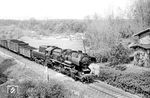 52 8095 (Bw Frankfurt/Oder) gehörte zur Est. Wriezen. Dort endete am 05.08.1981 der planmäßige Dampflokeinsatz. Die Lok begann ihren Tagesdienst mit einem Personenzugpaar Wriezen – Neu Rüdnitz – Wriezen und kam danach für eine Güterzugleistung nach Eberswalde zum Einsatz, wo sie kurz vor dem Ziel abgepasst wurde. (14.05.1981) <i>Foto: Thomas Fischer</i>