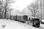 99 1568 fährt mit Ng 67920 aus Niederschmiedeberg in Wolkenstein ein. In den G-Wagen dürften wohl wieder viele Kühlschränke für den Export in den Westen gewesen sein. (24.02.1983) <i>Foto: Thomas Fischer</i>