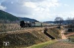 01 520 (Bw Erfurt) rollt mit dem D 200 aus Leipzig die Hönebacher Rampe hinab.  (05.04.1970) <i>Foto: Robin Fell</i>