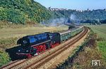 Hinter Orlamünde war der P 3003 wieder eingeholt. 01 1531 leistete an den 3 Plandampftagen vom 3. bis 5. Oktober 1990 störungsfreie 828 Kilometer. (03.10.1990) <i>Foto: Wolfgang Bügel</i>
