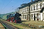 41 1231 hat in Großheringen den P 5017 nach Saalfeld (Saale) übernommen. (03.10.1990) <i>Foto: Wolfgang Bügel</i>