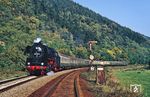 41 1185 mit dem D 503 (Stralsund - Saalfeld/S) bei Uhlstädt. Die Lok fuhr an den 3 Plandampftagen 567 km. (03.10.1990) <i>Foto: Wolfgang Bügel</i>