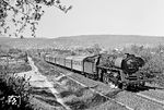 In Rudolstadt hat 01 1512 mit ihrem Personenzug nach Saalfeld (Saale) ihr Fahrtziel fast erreicht. (05.1980) <i>Foto: Martin Heller</i>