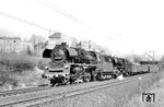 35 1038 (Bw Gera) leistet 41 1189 (Bw Saalfeld/Saale) Vorspann vor einem Personenzug nach Saalfeld in Leipzig-Möckern. (18.03.1973) <i>Foto: Michael Malke</i>