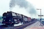 Am Morgen des 1. August 1970, einem Samstag, tauchte im Bahnhof Hönebach etwas überraschend die Erfurter 01 0535 mit einem Güterzug auf. (01.08.1970) <i>Foto: Helmut Dahlhaus</i>