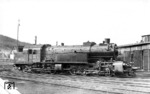 Die Gt 2×4/4 der Königlich Bayerische Staats-Eisenbahnen (spätere BR 96) war speziell für die Steilrampen auf dem Gebiet der K.Bay.Sts.B. entwickelt worden. Kurzzeitig wurde sie auch auf den sauerländischen Gebirgsstrecken zwischen Hagen (Westf) und Lüdenscheid eingesetzt. Eine von ihnen war 96 001, die vor dem Lokschuppen im Heimat-Bw Brügge (Westf) Aufstellung genommen hat. (10.04.1932) <i>Foto: DLA Darmstadt (Bellingrodt)</i>