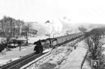41 1130 mit P 6018 (Gera - Göschwitz) bei Oberndorf kurz vor Hermsdorf. (25.02.1983) <i>Foto: Thomas Fischer</i>