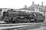 Neben Camburg bzw. Halle (Saale) war Leipzig ein weiteres Ziel der Saalfelder 01. Im Bw Leipzig Hbf West wartet 01 2118 auf ihre Rückleistung nach Saalfeld. (08.1980) <i>Foto: Martin Heller</i>