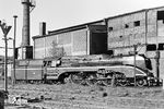 Im Mai 1980 weilte 02 0201 (18 201) der Versuchs- und Entwicklungsstelle Maschinenwirtschaft in Halle (VES-M Halle) zu Filmaufnahmen auf der Saalebahn. Martin Heller traf die Lok in Göschwitz an. Es könnte sich um die Dreharbeiten zum Film "Traktion mit Tradition" gehandelt haben. Unter diesem Titel produzierte die DEFA im Auftrag des Ministeriums für Verkehrswesen einen Streifen über die letzten Dampflokomotiven der Deutschen Reichsbahn in der DDR. (13.05.1980) <i>Foto: Martin Heller</i>
