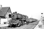 50 3512 (Bw Halberstadt) fährt mit einem Kokszug durch Nienhagen. (24.03.1982) <i>Foto: Thomas Fischer</i>