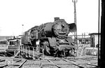 50 3501 in ihrem Heimat-Bw Halberstadt. Die heute optisch veränderte Lok gehört gegenwärtig zum Bestand des Meininger Dampflokvereins. (18.09.1981) <i>Foto: Thomas Fischer</i>