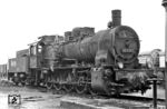 57 1017 vom Bw Güstrow, ein alter Preuße aus dem Jahr 1910, als Rangierlok "Ronny" im Bahnhof Bützow. (27.08.1968) <i>Foto: Rudi Lehmann, Slg. A. Höfig</i>