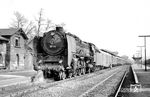 01 116 vom Bw Berlin Ostbf ist mit dem D 110 (Berlin Stadtb - Paris Nord) im damaligen deutsch-deutschen Grenzbahnhof Helmstedt eingetroffen. Hier wird auch der Lokwechsel auf eine DB-Lok erfolgen. (20.03.1962) <i>Foto: Bernd Kappel</i>
