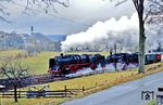Eine weitere Bespannungsvariante des Sonderzuges fuhr am nächsten Tag mit 50 1849 und 38 205 bei Adorf (Vogtl) vor die Linse. (04.11.1990) <i>Foto: Wolfgang Bügel</i>
