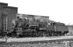 58 1427 (ex 58 427) wartet in ihrem Heimat-Bw Dresden-Friedrichstadt auf neue Aufgaben. (18.07.1973) <i>Foto: Rudi Lehmann, Slg. A. Höfig</i>