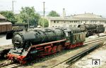 44 1093 kam 1983 als Traditionslok zur Est Weimar des Bw Erfurt. Dort traf die Kohle-44er auf die ölgefeuerte 44 0018 (ex Bw Nordhausen), die seit 1981 als Heizlok in Weimar tätig war. (11.07.1983) <i>Foto: Thomas Fischer</i>