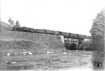 38 446 (Bw Regensburg) vor P 1020 auf der Waldnaabbrücke bei Windischeschenbach zwischen Schwandorf und Marktredwitz. (02.07.1934) <i>Foto: DLA Darmstadt (Bellingrodt)</i>