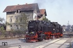99 7241 rangiert über den (heute aufgelassenen) Bahnübergang an der Schlachthofstraße im Bahnhof Wernigerode.  (07.10.1991) <i>Foto: Will A. Reed</i>