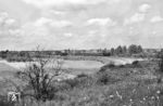 75 633 mit einem Personenzug nach Brandenburg oder Dessau in Biederitz. Die einzeln fahrende 50er ist auf der mittlerweile stillgelegten Strecke Biederitz–Magdeburg-Buckau via Hubbrücke unterwegs. (07.1956) <i>Foto: Jürgen Hagemann</i>