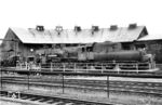 38 3026, die während ihrer gesamten Einsatzzeit von 1927 bis 1964 in Fulda stationiert war, wendet auf der Drehscheibe im Bw Bebra. (12.07.1962) <i>Foto: Gerhard Röder</i>
