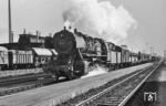 Die mit einem Mischvorwärmer der Bauart Henschel MVR ausgerüstete 50 2812 (Bw Emden) unterwegs mit einem Güterzug im Emsland. (05.1964) <i>Foto: Robin Fell</i>