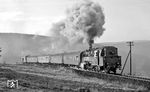 95 0028, die Stammlok des bekannten Sonneberger Lokführers Wolfhard Bätz, mit P 18004 nach Saalfeld (Saale) bei Oberlauscha. (11.1978) <i>Foto: Burkhard Wollny</i>