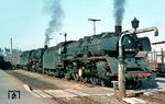 003 160 mit 050 428 (beide Bw Ulm) vor P 3331 nach Ulm im Bahnhof Friedrichshafen. (09.1969) <i>Foto: Rolf Hahmann</i>