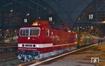 243 005 wartet am frühen Morgen um 5.40 Uhr in Leipzig Hbf auf die Abfahrt vor einem Sonderzug nach Szczecin (Stettin). (10.10.2026) <i>Foto: Ralf Opalka</i>