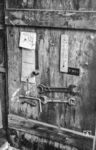 Eine eher überschaubar ausgestattete Werkzeugwand im Raw „DSF“ Görlitz, das zu DDR-Zeiten maßgeblich für die Ausbesserung der Schmalspurlokomotiven zuständig war.  (30.07.1985) <i>Foto: Heiko Kußmann</i>