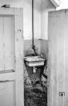 Die Zustände der sanitären Einrichtungen, wie dieses Waschbecken, waren im Raw Görlitz duschaus noch ausbaufähig. (30.07.1985) <i>Foto: Heiko Kußmann</i>